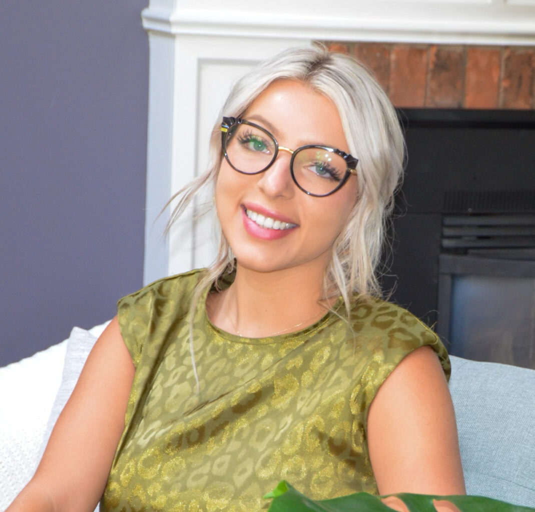 Registered Psychotherapist (Qualifying)
Laurynn is a genuine, passionate, and open-minded therapist who has 
practice working with young adults and adults from diverse backgrounds 
and lived experiences.